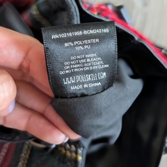 Dolls Kill Current Mood That's What You Get Plaid Tote Bag - Picture 5 of 12